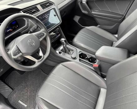 Білий Фольксваген Тігуан, об'ємом двигуна 2 л та пробігом 25 тис. км за 7800 $, фото 7 на Automoto.ua