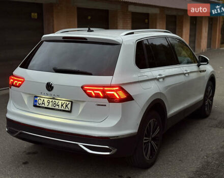 Белый Фольксваген Тигуан, объемом двигателя 1.98 л и пробегом 55 тыс. км за 39500 $, фото 3 на Automoto.ua