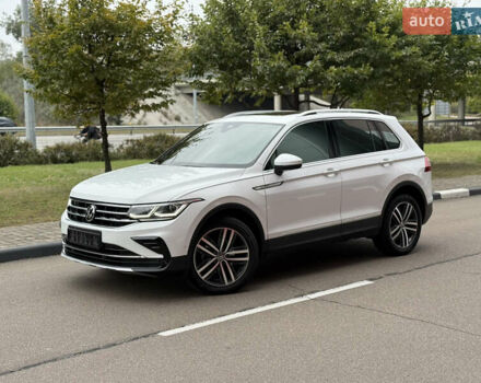 Білий Фольксваген Тігуан, об'ємом двигуна 2 л та пробігом 32 тис. км за 35500 $, фото 10 на Automoto.ua