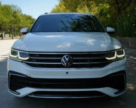 Белый Фольксваген Тигуан, объемом двигателя 2 л и пробегом 21 тыс. км за 21200 $, фото 1 на Automoto.ua