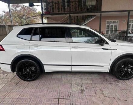 Білий Фольксваген Тігуан, об'ємом двигуна 2 л та пробігом 59 тис. км за 355 $, фото 3 на Automoto.ua
