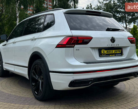 Білий Фольксваген Тігуан, об'ємом двигуна 2 л та пробігом 30 тис. км за 31500 $, фото 4 на Automoto.ua