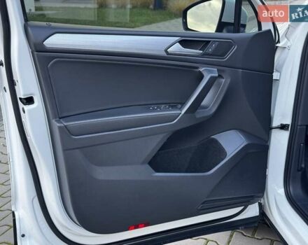 Белый Фольксваген Тигуан, объемом двигателя 1.98 л и пробегом 105 тыс. км за 21750 $, фото 24 на Automoto.ua