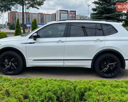 Білий Фольксваген Тігуан, об'ємом двигуна 2 л та пробігом 30 тис. км за 31500 $, фото 3 на Automoto.ua