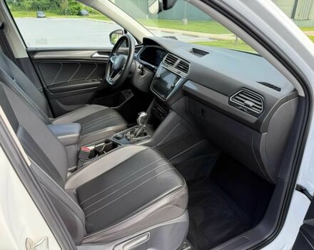 Белый Фольксваген Тигуан, объемом двигателя 2 л и пробегом 25 тыс. км за 17300 $, фото 10 на Automoto.ua