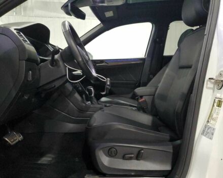 Білий Фольксваген Тігуан, об'ємом двигуна 2 л та пробігом 36 тис. км за 7000 $, фото 6 на Automoto.ua