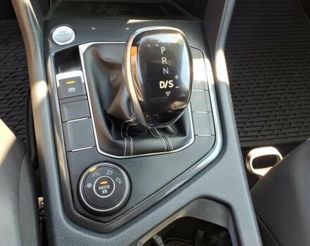 Білий Фольксваген Тігуан, об'ємом двигуна 2 л та пробігом 15 тис. км за 10700 $, фото 8 на Automoto.ua