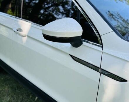 Белый Фольксваген Тигуан, объемом двигателя 2 л и пробегом 50 тыс. км за 29000 $, фото 6 на Automoto.ua