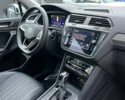 Білий Фольксваген Тігуан, об'ємом двигуна 2 л та пробігом 28 тис. км за 16400 $, фото 7 на Automoto.ua