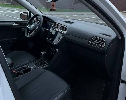 Белый Фольксваген Тигуан, объемом двигателя 1.98 л и пробегом 16 тыс. км за 27800 $, фото 10 на Automoto.ua