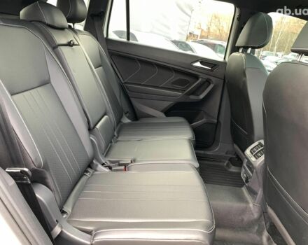 Белый Фольксваген Тигуан, объемом двигателя 2 л и пробегом 45 тыс. км за 28290 $, фото 30 на Automoto.ua