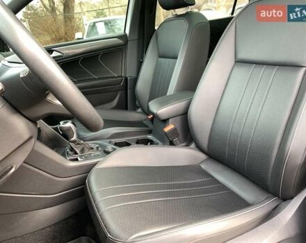 Белый Фольксваген Тигуан, объемом двигателя 2 л и пробегом 45 тыс. км за 28290 $, фото 27 на Automoto.ua