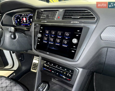 Белый Фольксваген Тигуан, объемом двигателя 2 л и пробегом 48 тыс. км за 42900 $, фото 48 на Automoto.ua