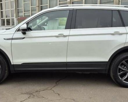 Білий Фольксваген Тігуан, об'ємом двигуна 2.01 л та пробігом 15 тис. км за 27700 $, фото 1 на Automoto.ua