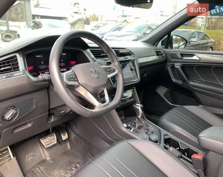 Белый Фольксваген Тигуан, объемом двигателя 2 л и пробегом 45 тыс. км за 28290 $, фото 25 на Automoto.ua