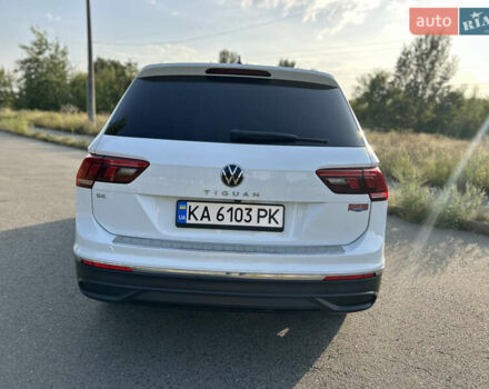 Белый Фольксваген Тигуан, объемом двигателя 1.98 л и пробегом 18 тыс. км за 27800 $, фото 6 на Automoto.ua