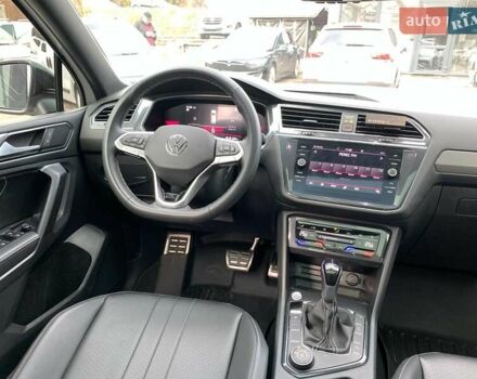 Белый Фольксваген Тигуан, объемом двигателя 2 л и пробегом 45 тыс. км за 28290 $, фото 28 на Automoto.ua