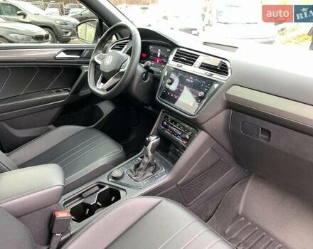 Белый Фольксваген Тигуан, объемом двигателя 2 л и пробегом 45 тыс. км за 28290 $, фото 31 на Automoto.ua