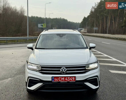 Белый Фольксваген Тигуан, объемом двигателя 1.98 л и пробегом 48 тыс. км за 26999 $, фото 2 на Automoto.ua