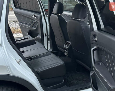 Білий Фольксваген Тігуан, об'ємом двигуна 1.98 л та пробігом 43 тис. км за 27800 $, фото 36 на Automoto.ua