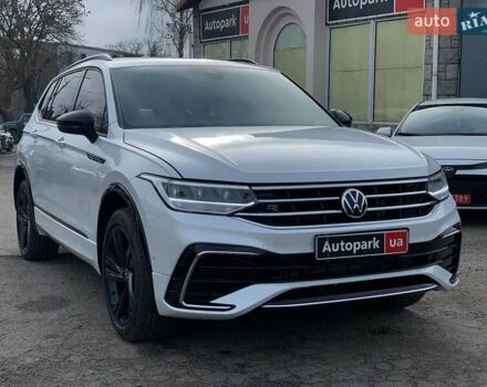 Белый Фольксваген Тигуан, объемом двигателя 2 л и пробегом 45 тыс. км за 28290 $, фото 1 на Automoto.ua