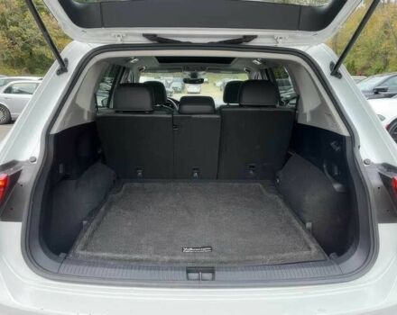 Білий Фольксваген Тігуан, об'ємом двигуна 2 л та пробігом 28 тис. км за 16400 $, фото 13 на Automoto.ua