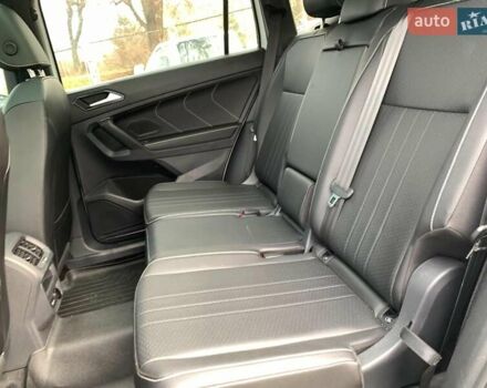 Белый Фольксваген Тигуан, объемом двигателя 2 л и пробегом 45 тыс. км за 28290 $, фото 26 на Automoto.ua