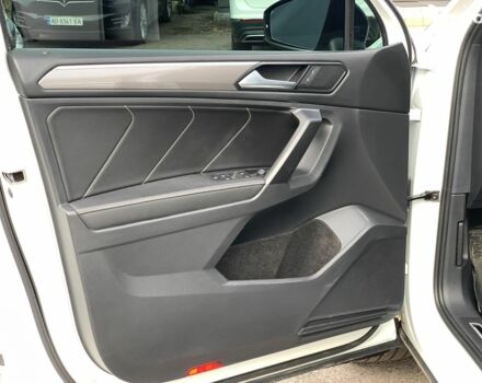 Белый Фольксваген Тигуан, объемом двигателя 2 л и пробегом 45 тыс. км за 28290 $, фото 21 на Automoto.ua