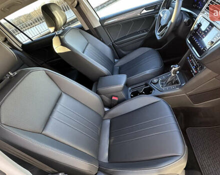 Белый Фольксваген Тигуан, объемом двигателя 1.98 л и пробегом 48 тыс. км за 25900 $, фото 25 на Automoto.ua