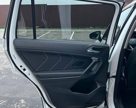 Белый Фольксваген Тигуан, объемом двигателя 1.98 л и пробегом 16 тыс. км за 27800 $, фото 14 на Automoto.ua