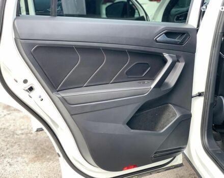 Белый Фольксваген Тигуан, объемом двигателя 2 л и пробегом 45 тыс. км за 28290 $, фото 20 на Automoto.ua