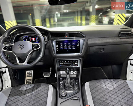 Белый Фольксваген Тигуан, объемом двигателя 2 л и пробегом 48 тыс. км за 42900 $, фото 41 на Automoto.ua