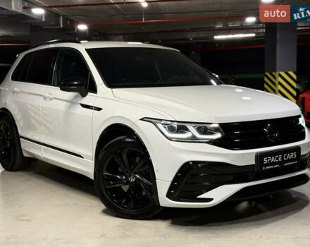 Белый Фольксваген Тигуан, объемом двигателя 2 л и пробегом 48 тыс. км за 42900 $, фото 3 на Automoto.ua