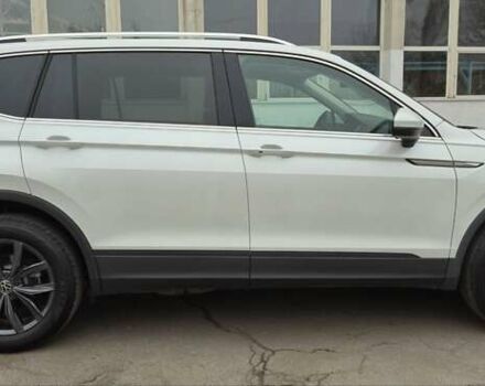 Білий Фольксваген Тігуан, об'ємом двигуна 2.01 л та пробігом 15 тис. км за 27700 $, фото 13 на Automoto.ua
