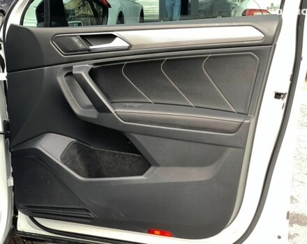 Белый Фольксваген Тигуан, объемом двигателя 2 л и пробегом 45 тыс. км за 28290 $, фото 19 на Automoto.ua