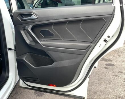 Белый Фольксваген Тигуан, объемом двигателя 2 л и пробегом 45 тыс. км за 28290 $, фото 18 на Automoto.ua