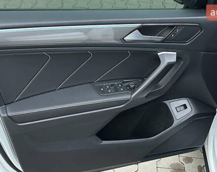 Білий Фольксваген Тігуан, об'ємом двигуна 1.98 л та пробігом 43 тис. км за 27800 $, фото 18 на Automoto.ua