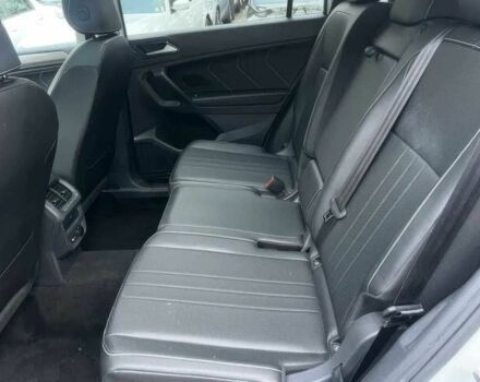 Білий Фольксваген Тігуан, об'ємом двигуна 2 л та пробігом 28 тис. км за 16400 $, фото 12 на Automoto.ua