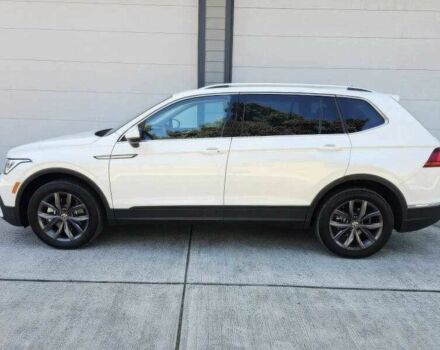 Белый Фольксваген Тигуан, объемом двигателя 2 л и пробегом 23 тыс. км за 12000 $, фото 3 на Automoto.ua