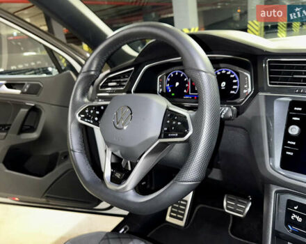 Белый Фольксваген Тигуан, объемом двигателя 2 л и пробегом 48 тыс. км за 42900 $, фото 49 на Automoto.ua