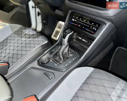 Белый Фольксваген Тигуан, объемом двигателя 2 л и пробегом 48 тыс. км за 42900 $, фото 47 на Automoto.ua