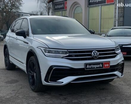 Белый Фольксваген Тигуан, объемом двигателя 2 л и пробегом 45 тыс. км за 28290 $, фото 2 на Automoto.ua