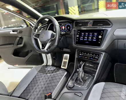 Белый Фольксваген Тигуан, объемом двигателя 2 л и пробегом 48 тыс. км за 42900 $, фото 46 на Automoto.ua