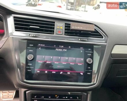 Белый Фольксваген Тигуан, объемом двигателя 2 л и пробегом 45 тыс. км за 28290 $, фото 35 на Automoto.ua