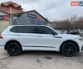 Белый Фольксваген Тигуан, объемом двигателя 2 л и пробегом 45 тыс. км за 28290 $, фото 2 на Automoto.ua