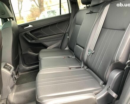 Белый Фольксваген Тигуан, объемом двигателя 2 л и пробегом 45 тыс. км за 28290 $, фото 27 на Automoto.ua