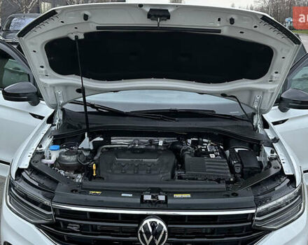 Білий Фольксваген Тігуан, об'ємом двигуна 1.98 л та пробігом 43 тис. км за 27800 $, фото 46 на Automoto.ua