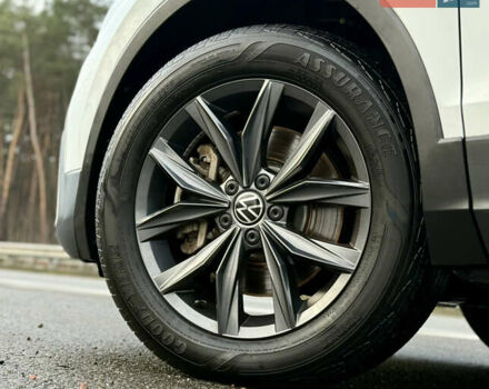 Белый Фольксваген Тигуан, объемом двигателя 1.98 л и пробегом 48 тыс. км за 26999 $, фото 13 на Automoto.ua