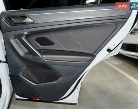 Белый Фольксваген Тигуан, объемом двигателя 2 л и пробегом 48 тыс. км за 42900 $, фото 42 на Automoto.ua