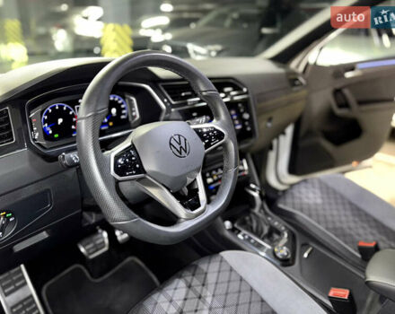 Белый Фольксваген Тигуан, объемом двигателя 2 л и пробегом 48 тыс. км за 42900 $, фото 21 на Automoto.ua